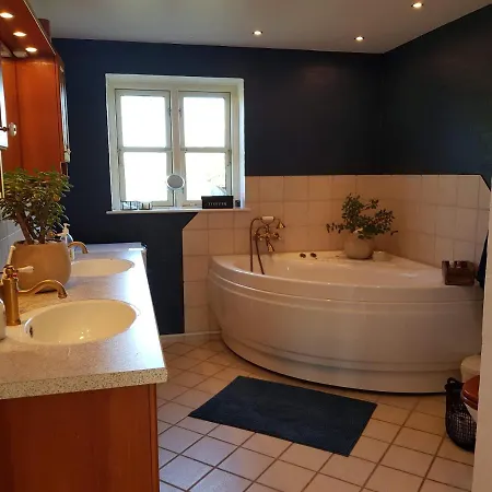 Villa Dobbelt Beach House Langeland, 190m2, 4 Sovevaerelser, 20 M Til Strand